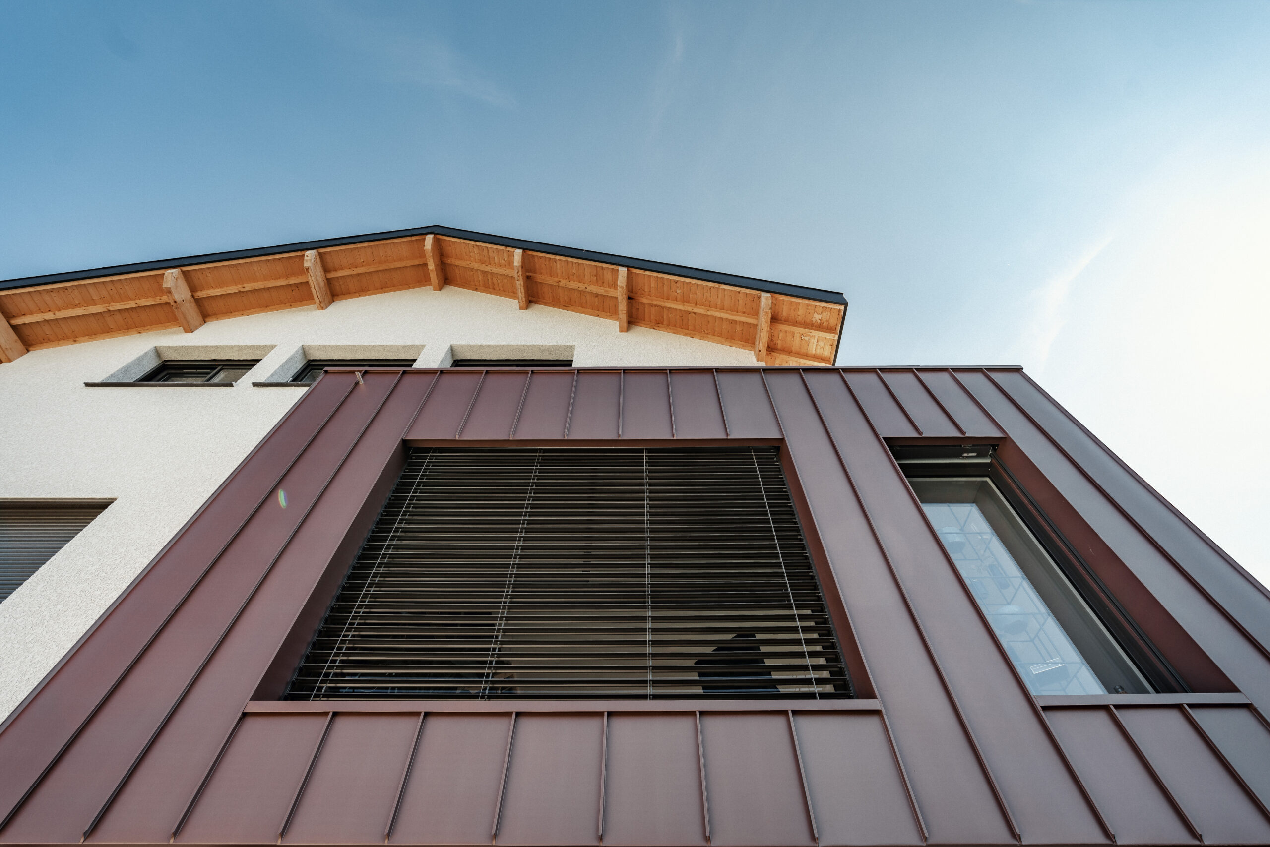 Extension en zinc réalisée par Maisons Alpes Savoie sur Tresserves, en Savoie.