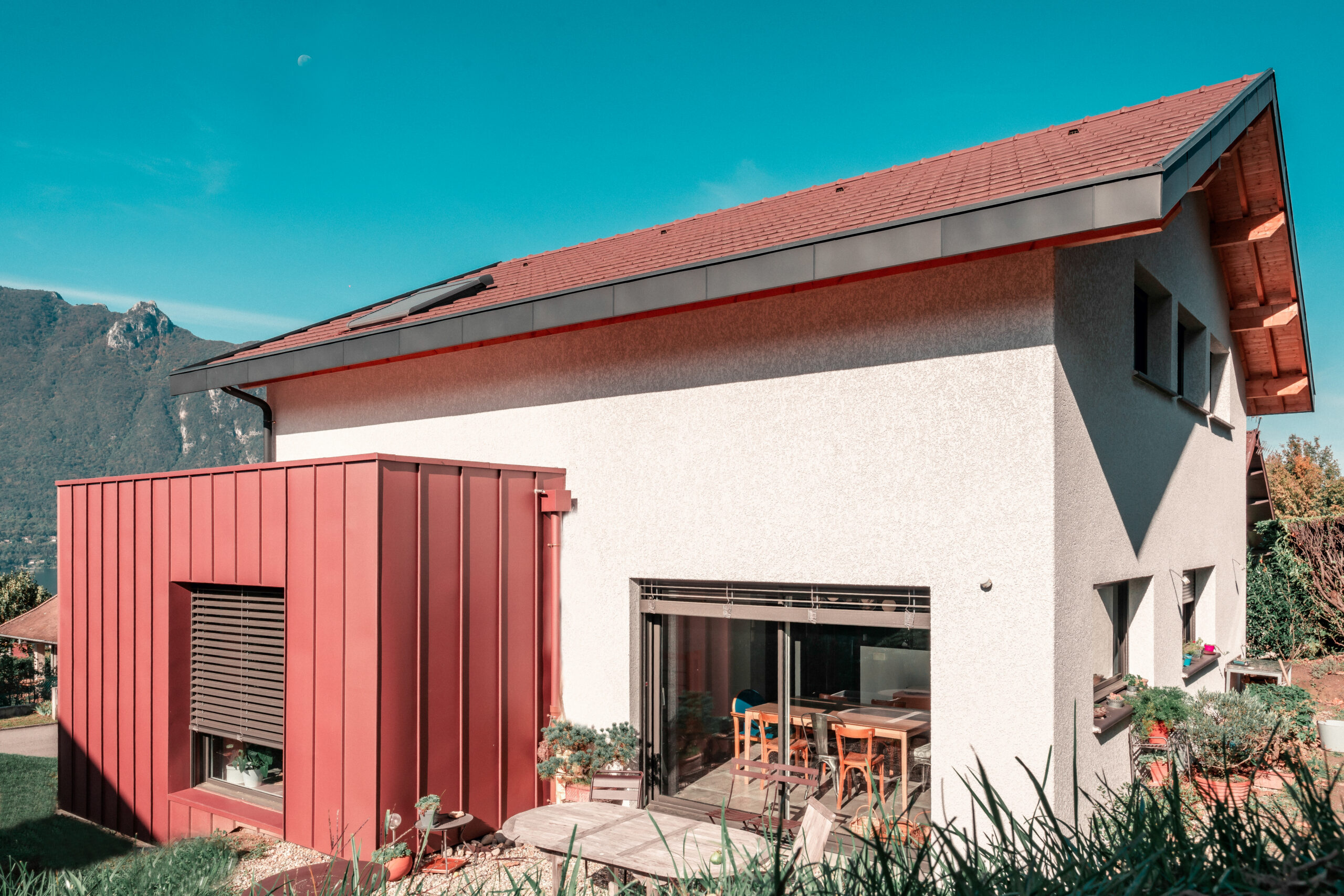 Immersion dans cette extension réalisée par Maisons Alpes Savoie à Tresserve, en Savoie.